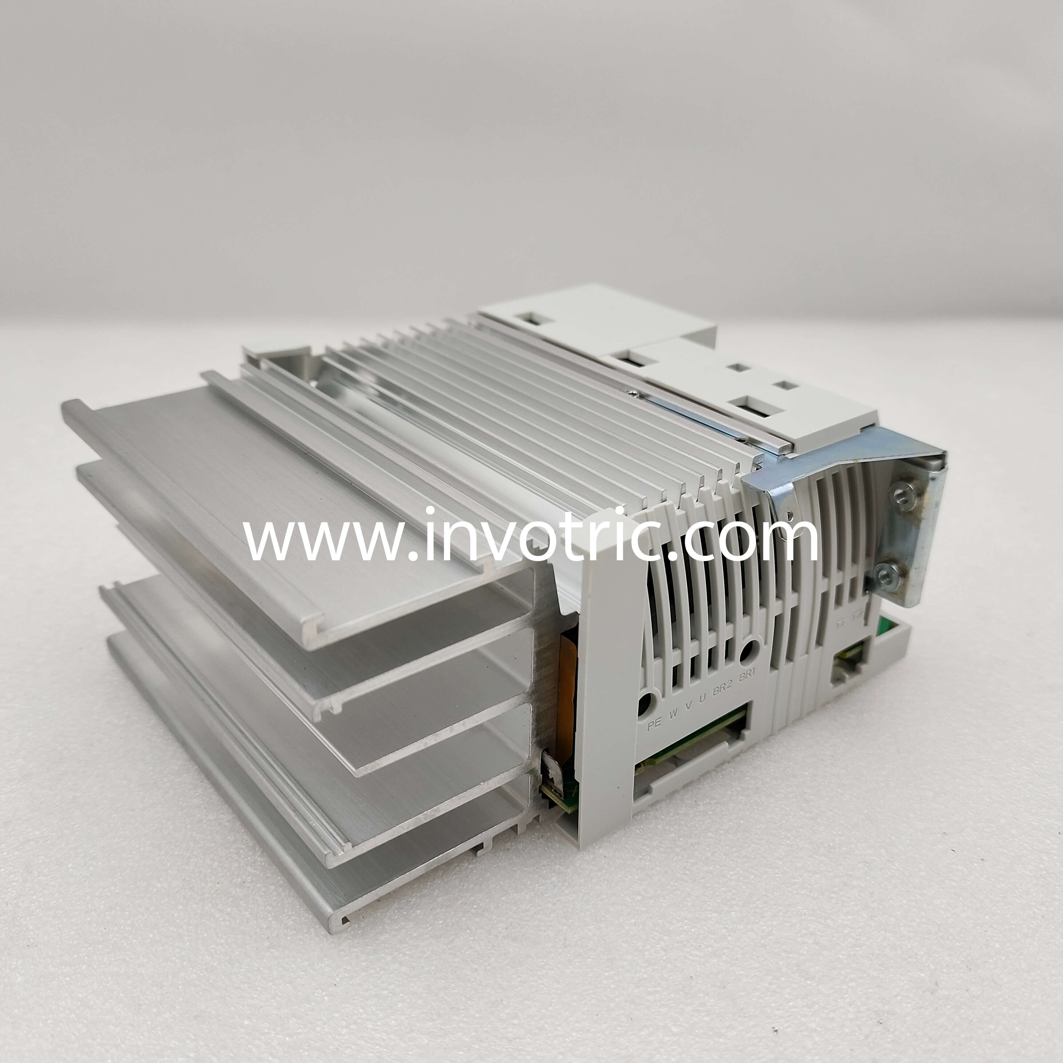 Lenze E82EV371K2C Инвертор частоты 8200 Векторный привод-2