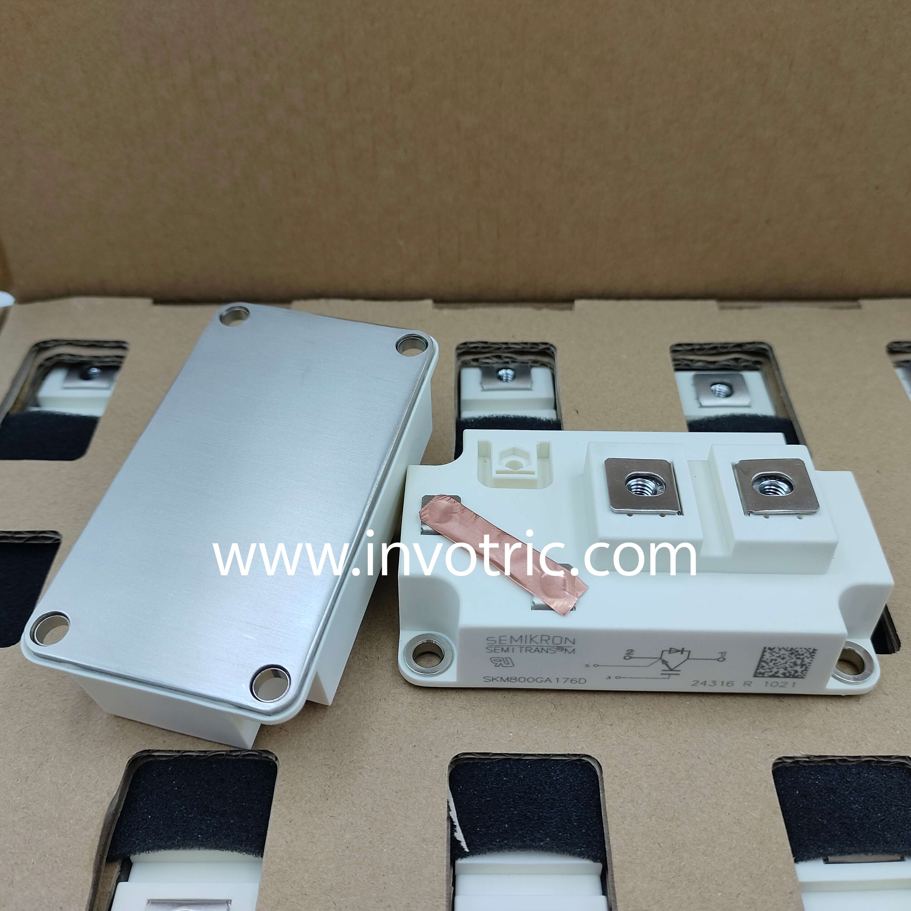 22890435  SKM800GA176D