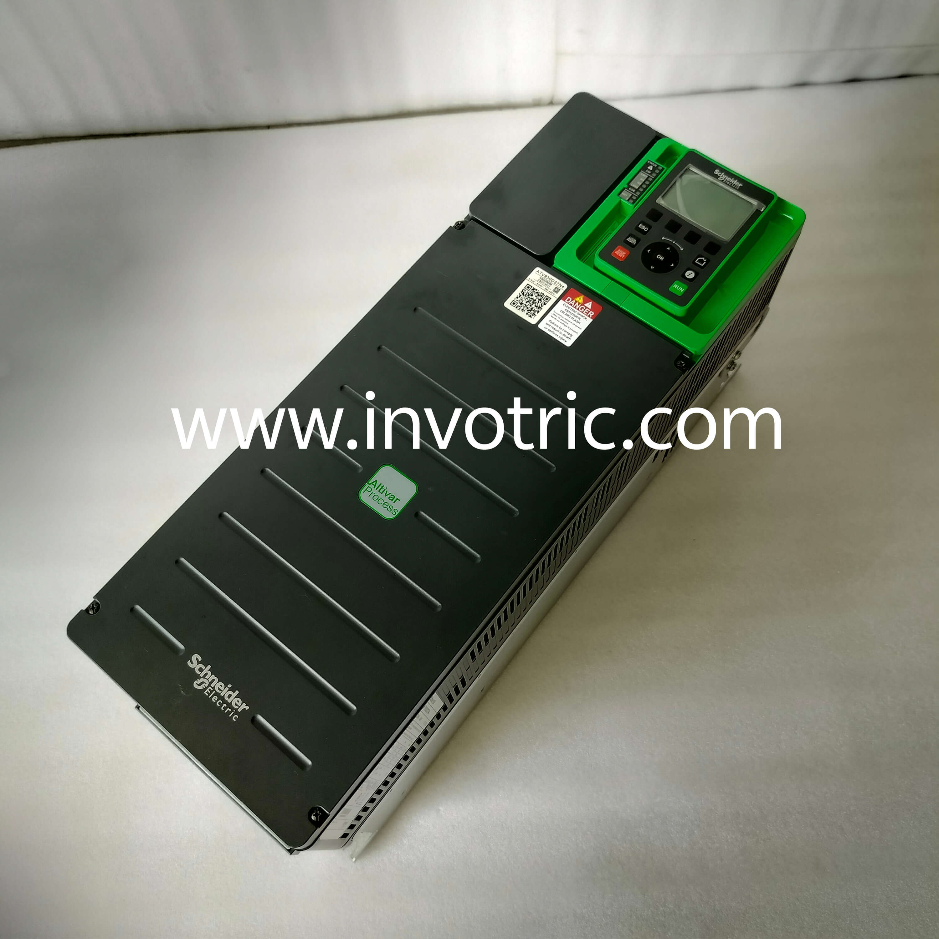 Electric ATV930D37N4 Variable Speed Drive -1